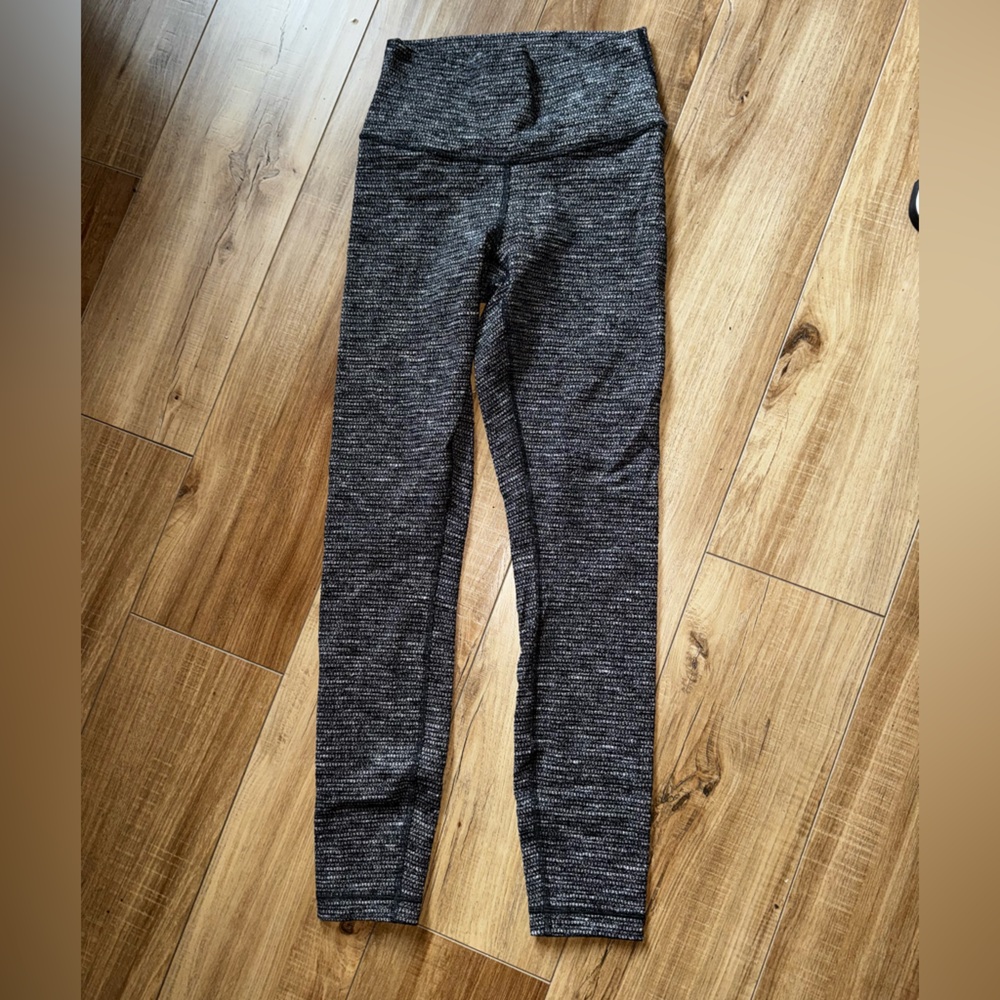 Lululemon Athletica Black and Gray Patterned Leggings